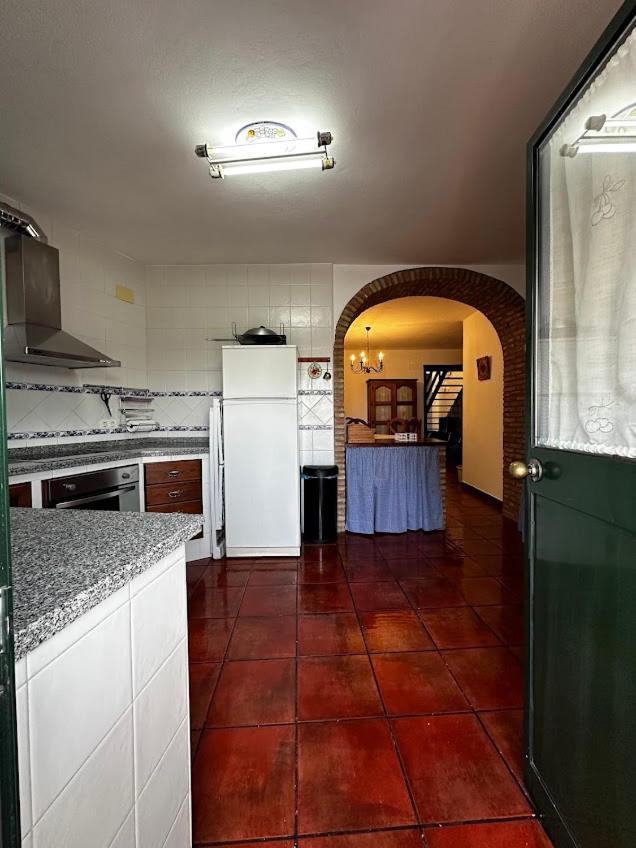 Espaciosa Y Elegante Casa Rural En Los Marines Екстер'єр фото